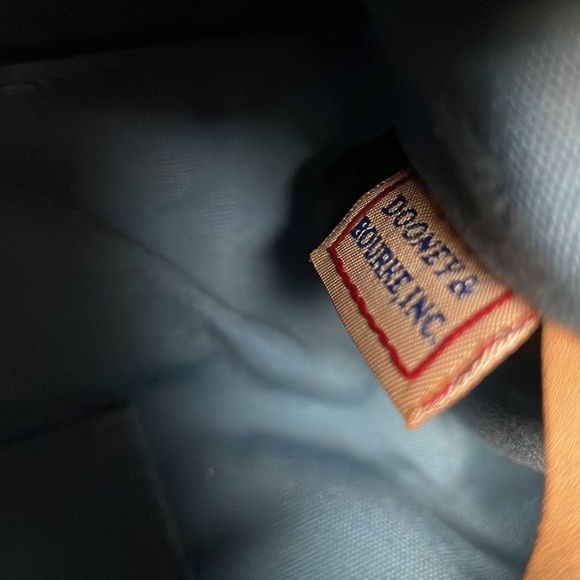 Vintage Dooney and Bourke barrel bag - Picture 8 of 14